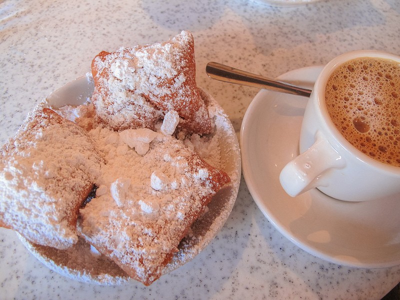 Cafe du Monde, French Quarter, New Orleans, Louisiana
