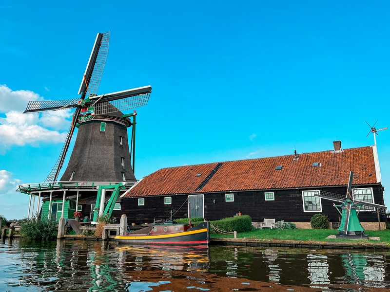 Zaanse Schans, Zaandam, Netherlands: Dutch windmill; windmill in the Netherlands