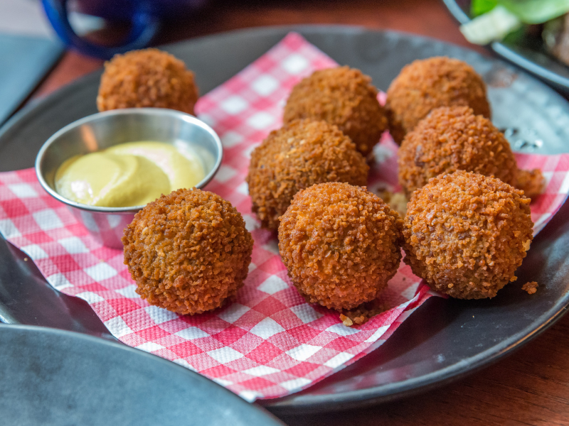 Dutch food, food in the Netherlands, bitterballen