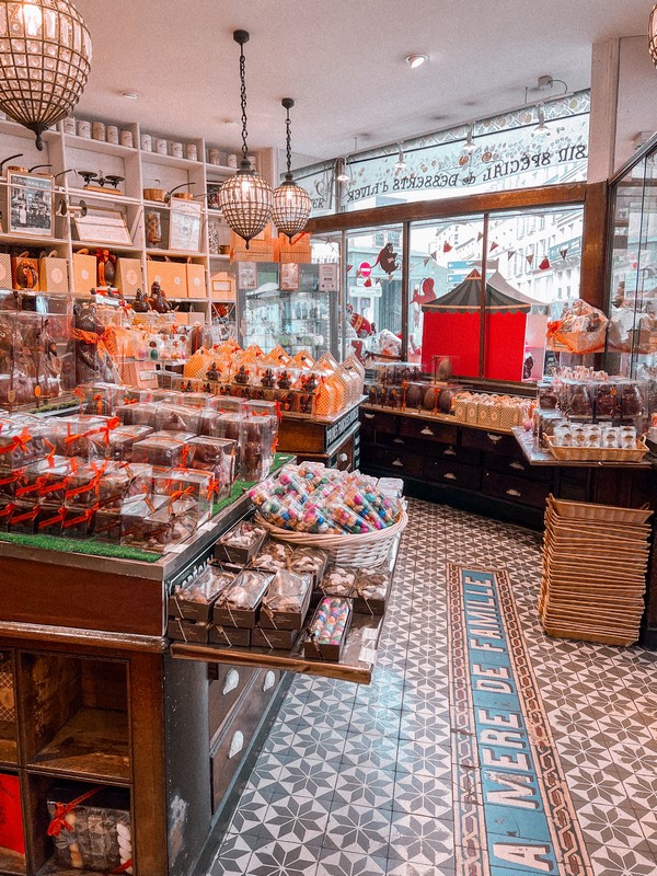 A La Mere De Famille, Paris France