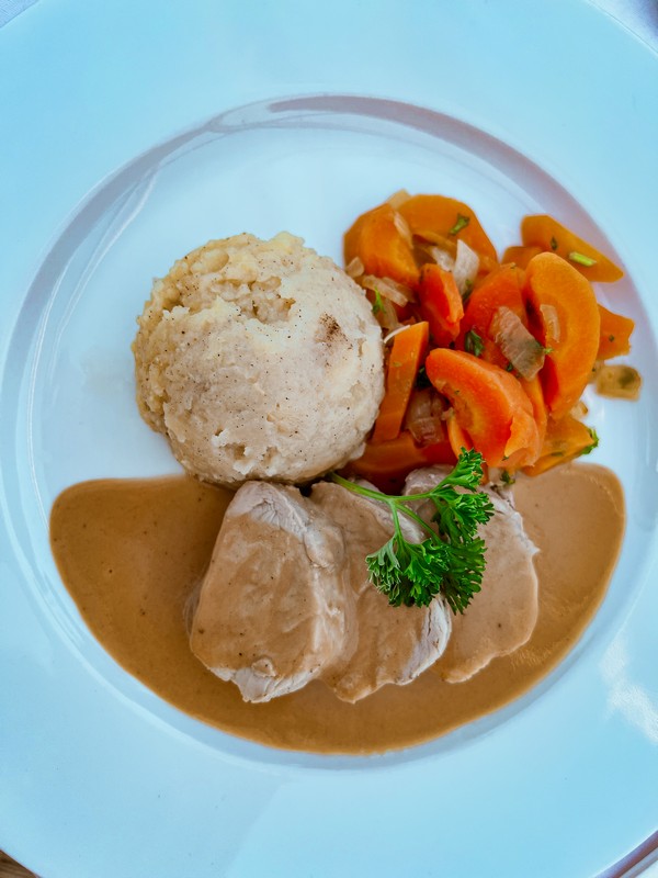River Dinner Cruise, Berlin, Germany, food in Berlin