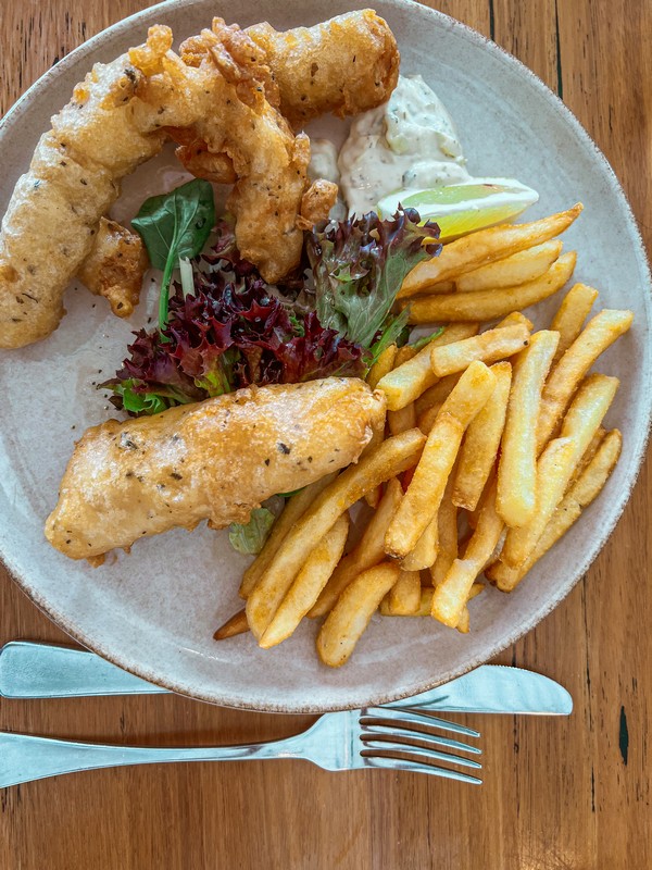 Raymond Island, Gippsland Lakes, Paynesville, Victoria, Australia; Pier 70 Bar and Restaurant